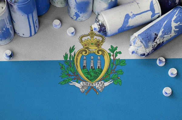 San Marino Zászló Kevés Használt Aeroszol Spray Dobozok Graffiti Festészet — Stock Fotó