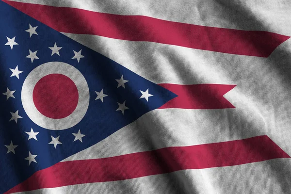 Ohio Eua Bandeira Estado Com Grandes Dobras Acenando Perto Sob — Fotografia de Stock