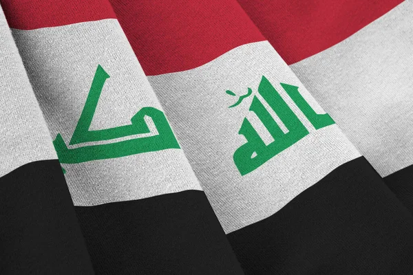 Bandeira Iraque Com Grandes Dobras Acenando Perto Sob Luz Estúdio — Fotografia de Stock
