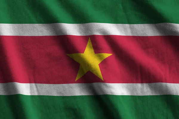 Прапор Суринаму Великими Складками Махають Під Освітленням Студії Офіційні Символи — стокове фото