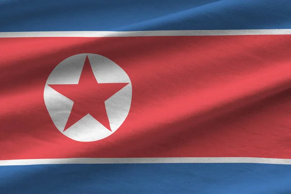 Bandeira Coreia Norte Com Grandes Dobras Acenando Perto Sob Luz — Fotografia de Stock