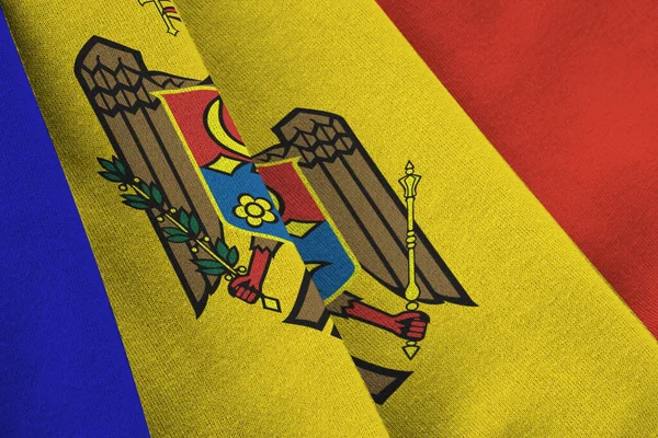 Moldavië Vlag Met Grote Plooien Zwaaien Close Onder Studio Licht — Stockfoto