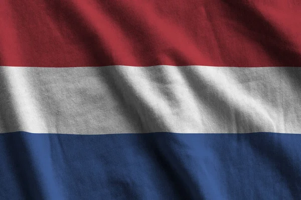 Bandera Holanda Con Grandes Pliegues Ondeando Cerca Bajo Luz Del —  Fotos de Stock