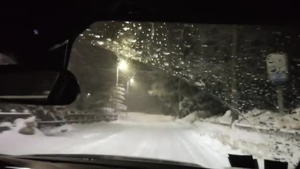 Řízení Pod Sněhem Padající Silnici — Stock video