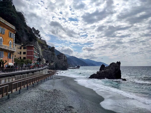 Cinque Terre Tengerpartja Olaszországi Falvai Természete Egy Borús Tavaszi Napon — Stock Fotó