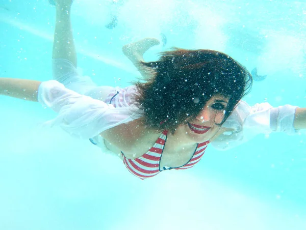 Pool Beautiful Woman Portrait Underwater Sunglasses — Zdjęcie stockowe