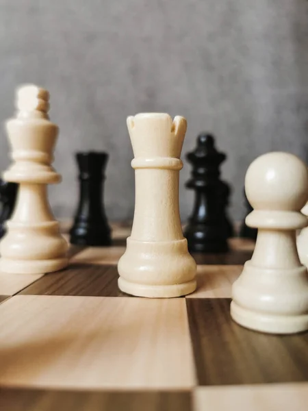 Schachfiguren Auf Einem Brett Nahaufnahme Vor — Stockfoto