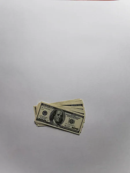 白い背景の上のアメリカのドル — ストック写真