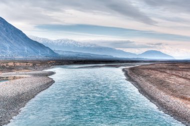 Naryn Nehri, Toktogul rezervuarına aktığı yer..