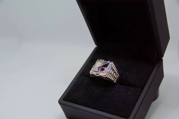 Yakutlu, yüzüklü, mücevherli erkek yüzüğü..