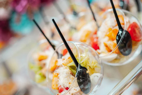 Greek Salad Glass Bowl Spoon — Stock Photo, Image