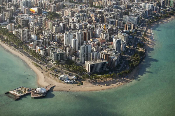 Brezilya 'nın kuzeydoğu bölgesindeki Maceio, Alagoas sahillerinin havadan görünüşü