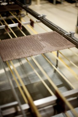 Çikolata üretim fabrikası - üretim hattı. Yüksek kalite fotoğraf çikolata üretim fabrikası - üretim hattı