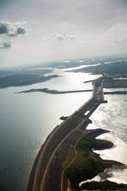 Hidroelektrik enerji santrali suyu. Yüksek kalite fotoğraf