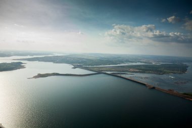 Hidroelektrik enerji santrali suyu. Yüksek kalite fotoğraf