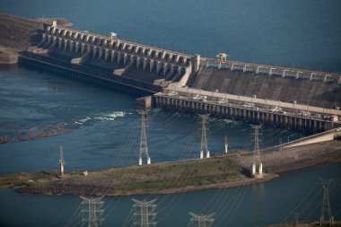 Hidroelektrik enerji santrali suyu. Yüksek kalite fotoğraf