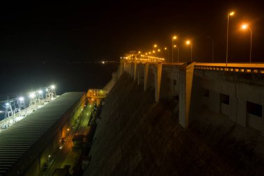 Hidroelektrik enerji santrali suyu. Yüksek kalite fotoğraf