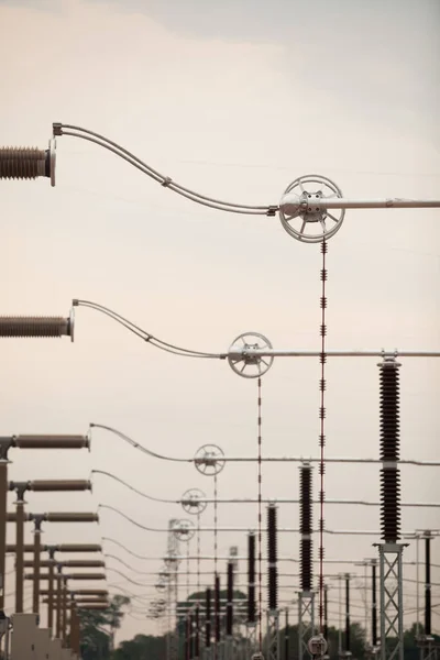 Líneas Alimentación Industrial Líneas Alto Voltaje Electricidad Foto Alta Calidad — Foto de Stock