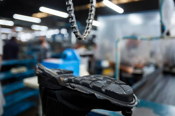 Ayakkabı ve Sneaker Factory. Bir endüstriyel fabrikanın içinde. Yüksek kalite fotoğraf