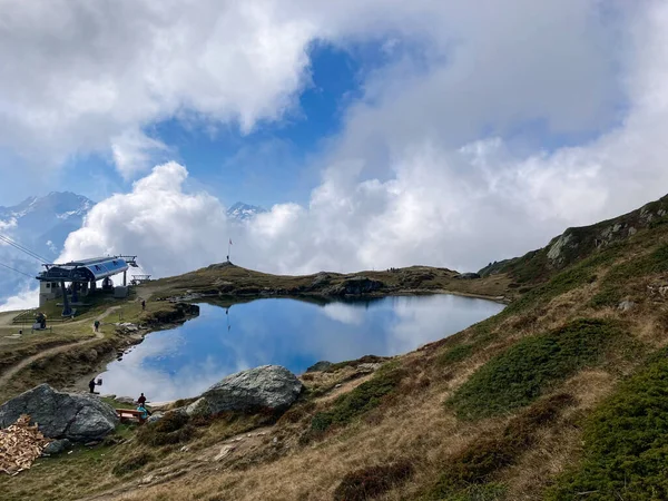 View Mountain Top Lake Cloudy Sky Acima Bettmeralp Suíça — Fotografia de Stock