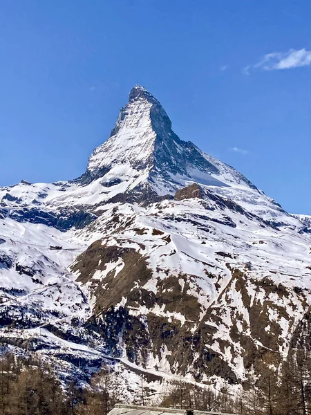 Живописный вид на гору Маттерхорн в Швейцарии — стоковое фото