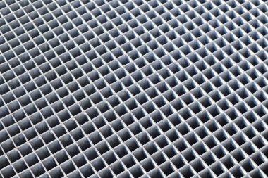 Açık zemin üzerinde kare olan bir ızgara