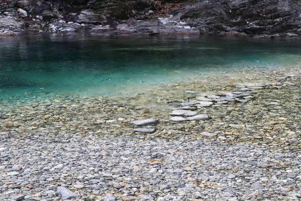 Maggia Nehri İsviçre 'deki Ticino' daki Maggia Vadisi 'nden akıyor.