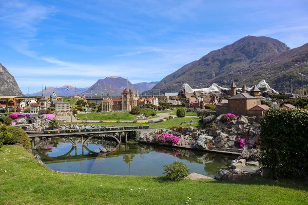 Melide, Switzerland, 04. April 2022: The Swiss Miniatur Outdoor Museum where famous Places are built in small size. — Foto Stock