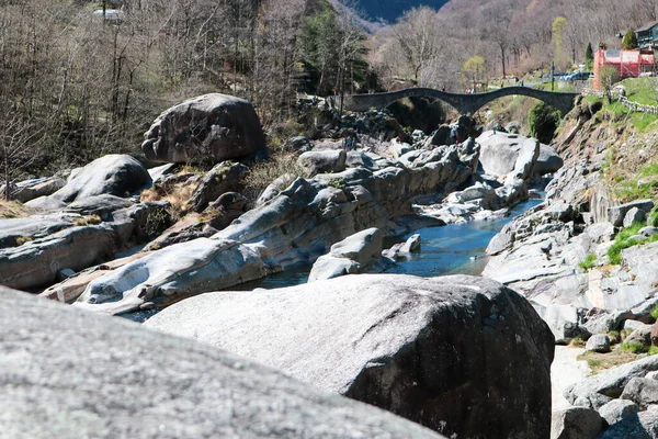 Lavertezzo Suisse Pont Historique Romain Ponte Dei Salti Surplombant Verzasca — Photo