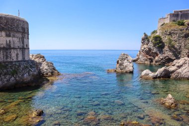 Hırvatistan 'ın Dubrovnik kentindeki sahil