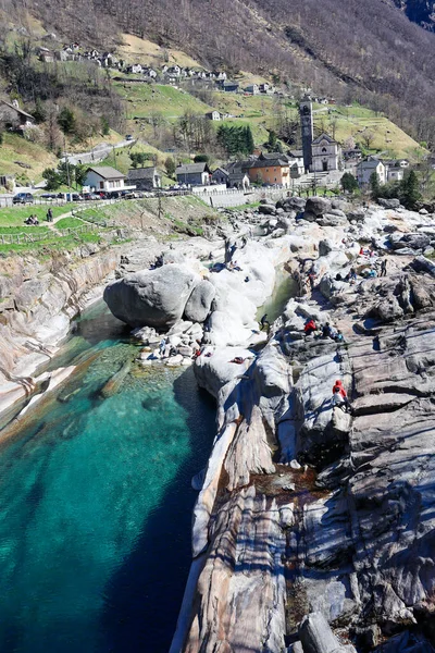 Lavertezzo Switzerland April 2022 View Village Rocks Clear Verzasca River — Foto Stock