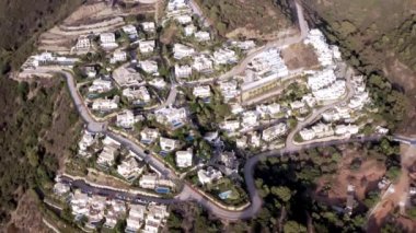 Güzel villalar, tatil köşkleri, lüks turistik tatil beldelerinde yüzme havuzu.