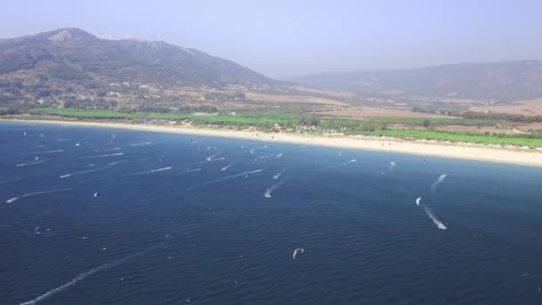 Extrémní Sporty Kitesurfing Prudkým Větrem Španělském Pobřeží — Stock video