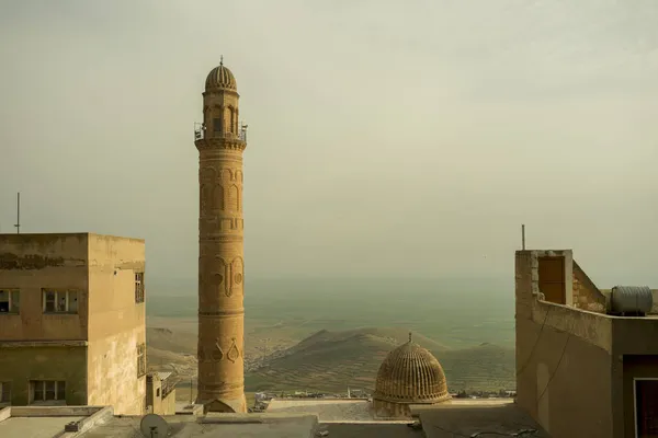 Antico Minareto Nella Città Mardin Con Vista Sulle Praterie Mesopotamiche — Foto Stock