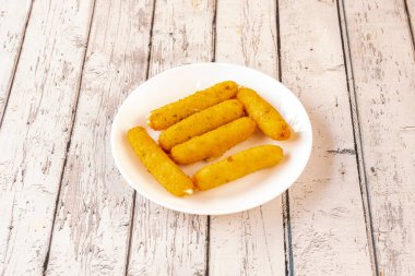 Mozzarella çubukları uzun mozzarella peyniri parçalarıdır, haşlanmış, ekmeklenmiş ve kızartılmıştır. Genellikle restoranlarda aperatif olarak servis edilir.