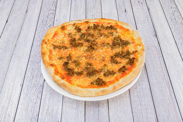Recette Italienne Pizza Bolognaise Avec Viande Hachée Tomate Fromage Râpé — Photo