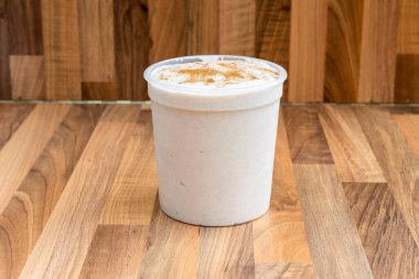 Chicha, Amerika kökenli mısır ve diğer mısır gevreklerinin damıtılmamış fermantasyonundan türetilen çeşitli içeceklere verilen isimdir..