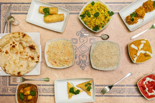 Set Indian Food Dishes Various Flavors Curry Garlic Naan Basmati — стоковое фото