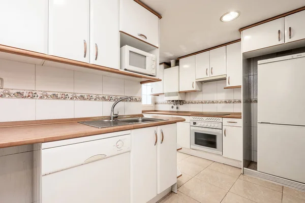 Kitchen White Cabinets Appliances Wooden Worktop Stainless Steel Sink — Stock Fotó
