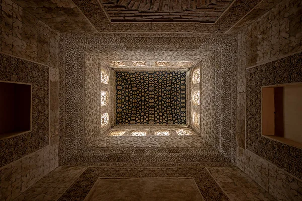 Interior House Arabic Style Has Light Top Roof Black Filigree — Foto Stock