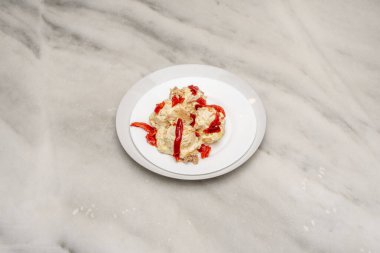 Rus salatası ya da salatası (Olivier salatası olarak da bilinir), Avrupa, Asya ve Amerika 'da birçok ülkede bulunan tipik bir yemektir.