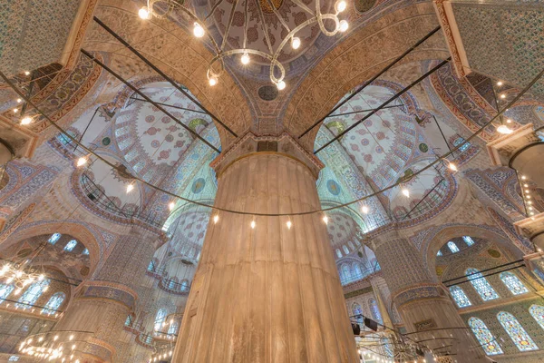 Dômes Colonnes Polychromes Mosquée Bleue Cathédrale Istanbul — Photo