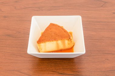 quesillo, Latin Amerika, Kuzeybatı Arjantin, Nikaragua, Honduras ve Şili ve Meksika 'nın çeşitli bölgelerinde yapılan bir tatlıdır.