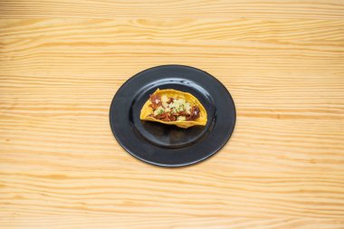 Tacos al pastor veya trompo Meksika 'nın çoğunda en popüler taco türüdür. Temmuz 2019 'da gastronomik kılavuz sitesi Tat Atlası tarafından dünyanın en iyi yiyeceği seçildi..