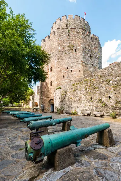 Verteidigungsburg Mit Mauer Bosporuskanal Mit Antiken Kanonen — Stockfoto