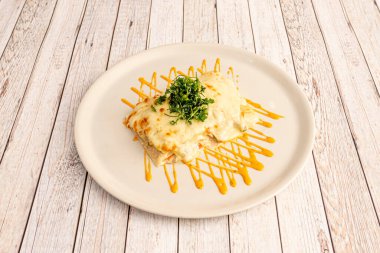 Bu sebze lazanya tarifinde makarna yok, bu da onu çok hafif ve glütensiz yapıyor. Vejetaryen ya da vejetaryen lazanyası.