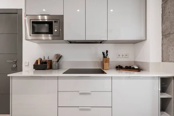 Open Kitchen Gray Wooden Furniture Combined White Stone Countertop Small — ストック写真