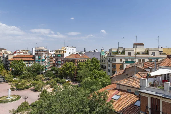 Kilátás Különböző Tetők Fák Plaza Olavide Madridban — Stock Fotó