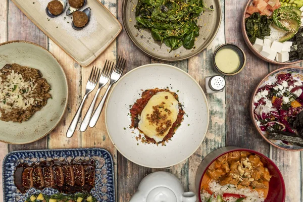 Recetas Variadas Comida Internacional Moderna Tataki Atún Rojo Con Salsa —  Fotos de Stock