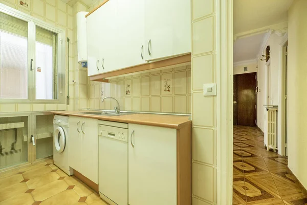 Kitchen Light Furniture Apartment Garish Stoneware Floors — Stock Photo, Image